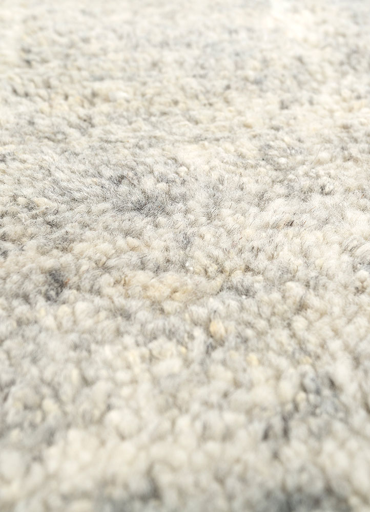 entropy grey and black wool hand knotted Rug - CloseUp
