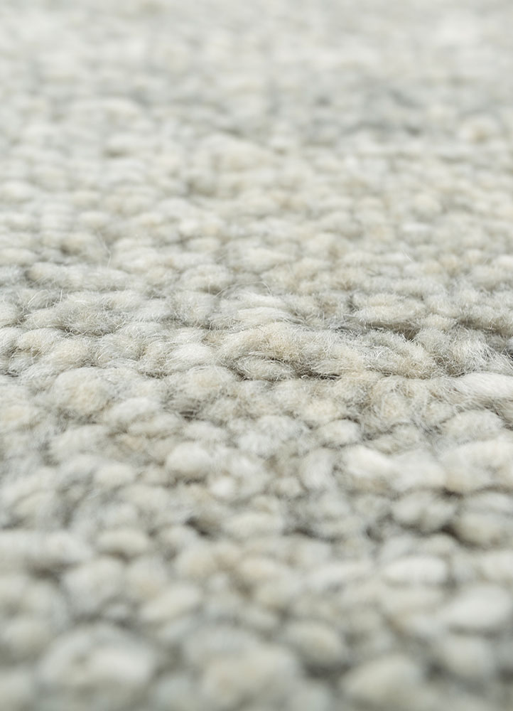 zuri blue wool hand knotted Rug - CloseUp