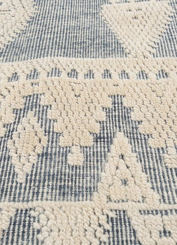 zuri blue wool hand knotted Rug - CloseUp