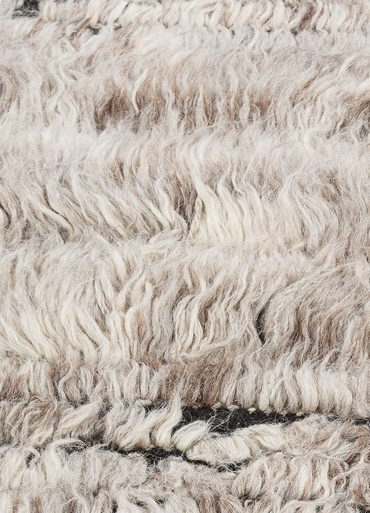 zuri grey and black wool hand knotted Rug - CloseUp