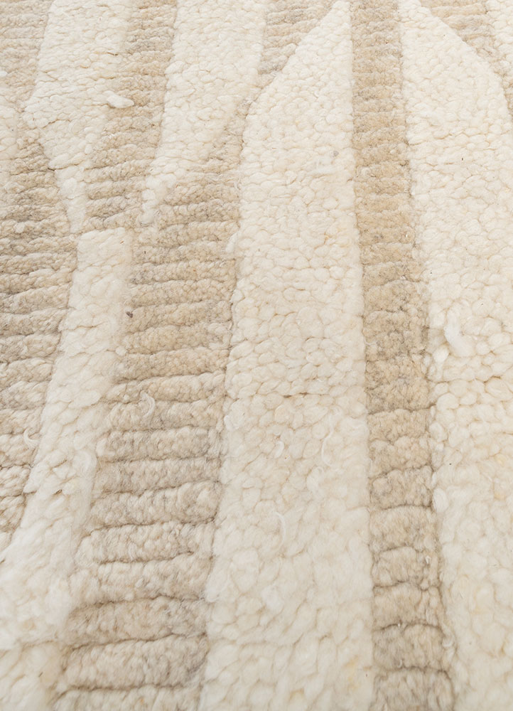 aprezo ivory wool hand knotted Rug - CloseUp