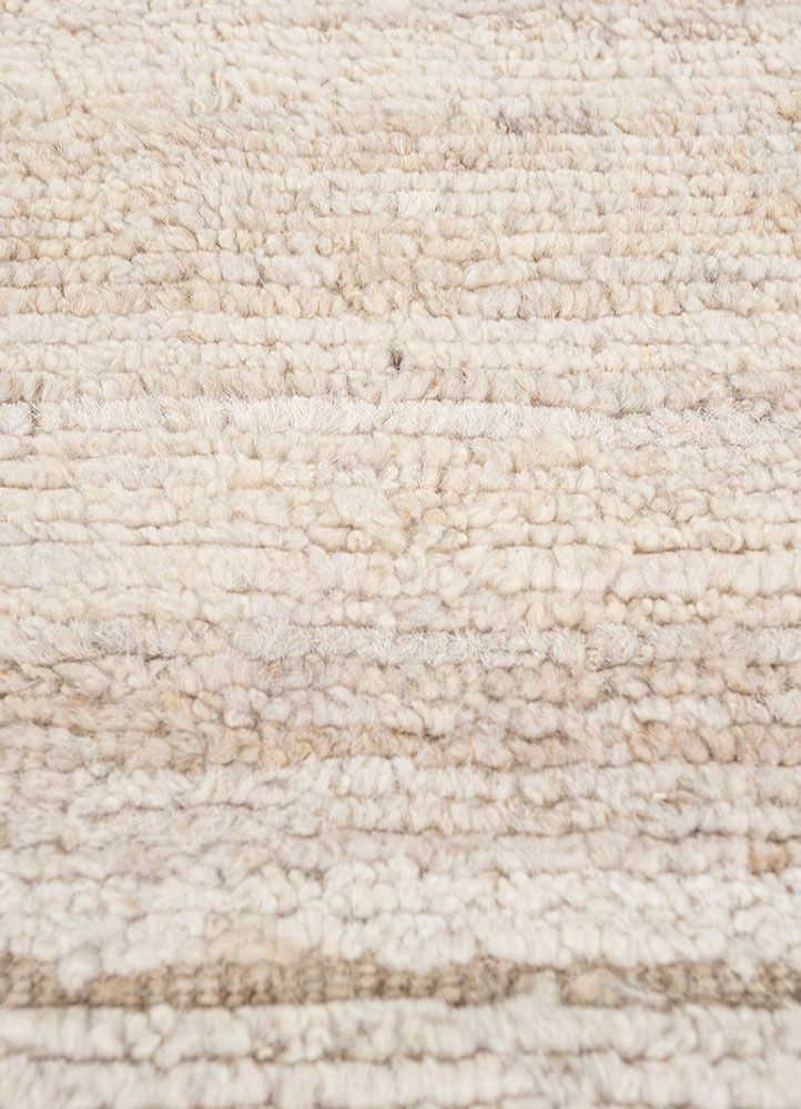entropy ivory wool hand knotted Rug - CloseUp