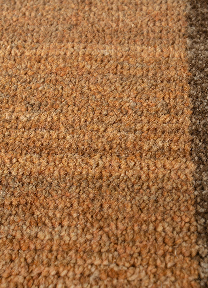 aprezo beige and brown wool hand knotted Rug - CloseUp