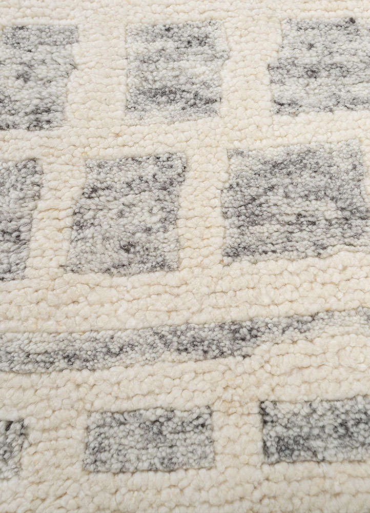 zuri ivory wool hand knotted Rug - CloseUp