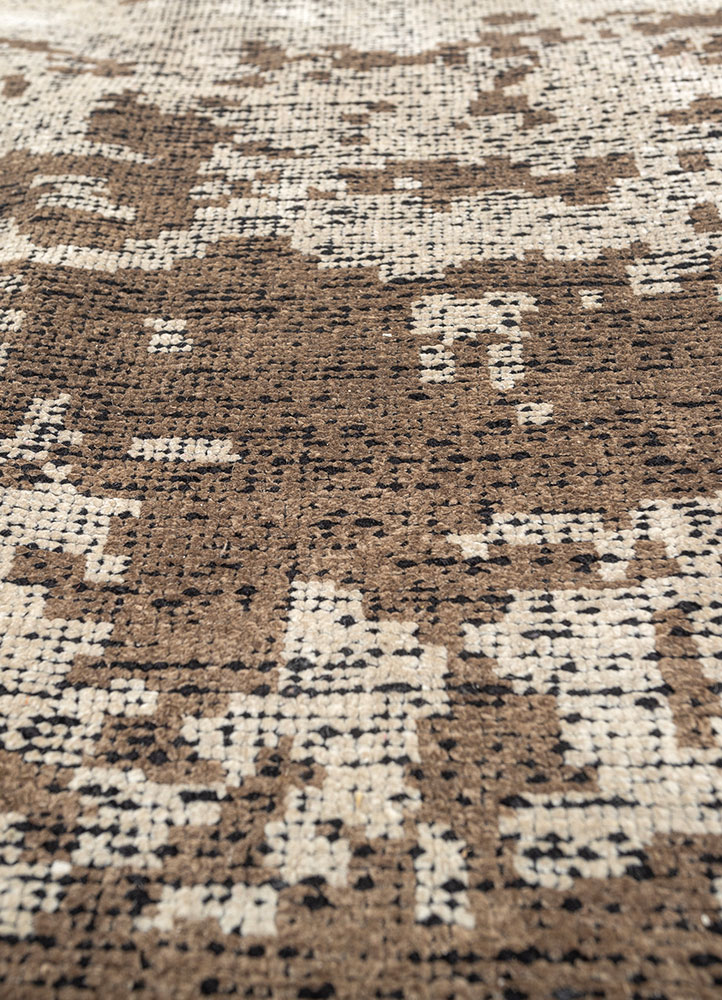 uvenuti ivory wool and bamboo silk hand knotted Rug - CloseUp