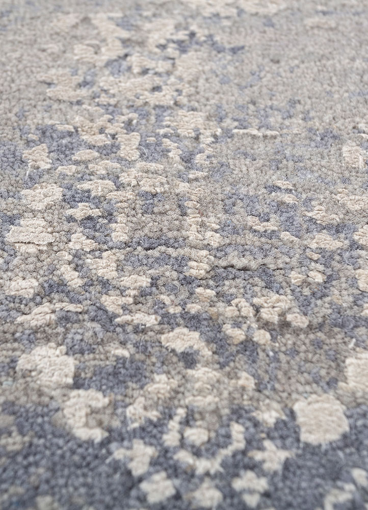 far east blue wool and silk hand knotted Rug - CloseUp
