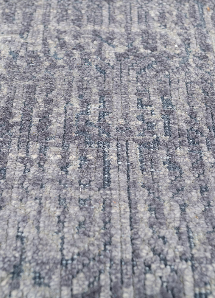 entropy blue wool and silk hand knotted Rug - CloseUp