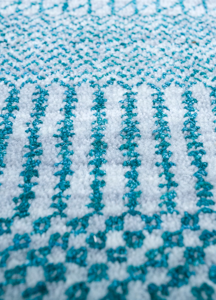 kairos blue wool and viscose hand knotted Rug - CloseUp