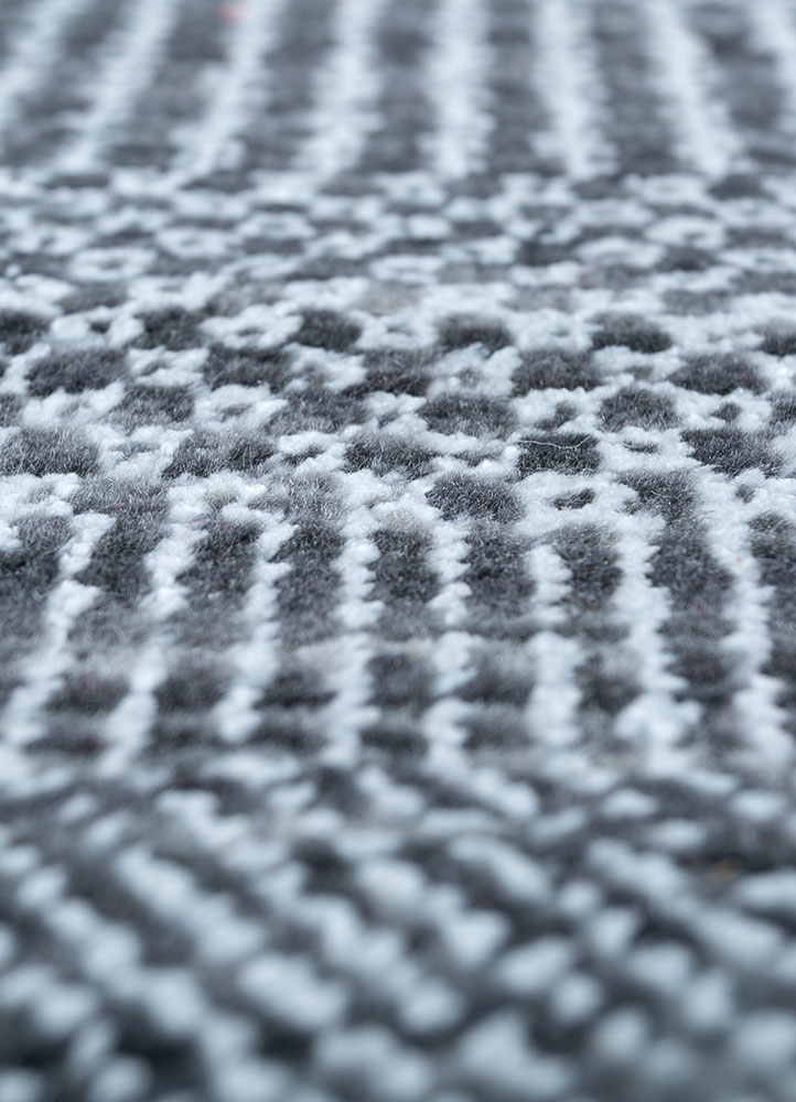 kairos grey and black wool and viscose hand knotted Rug - CloseUp