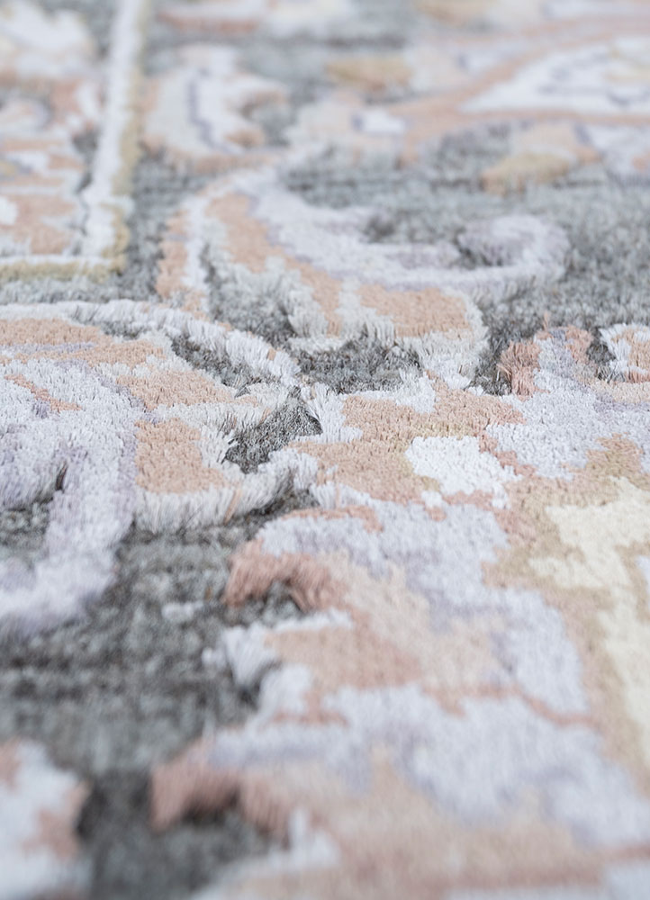 aurora grey and black wool and viscose hand knotted Rug - CloseUp