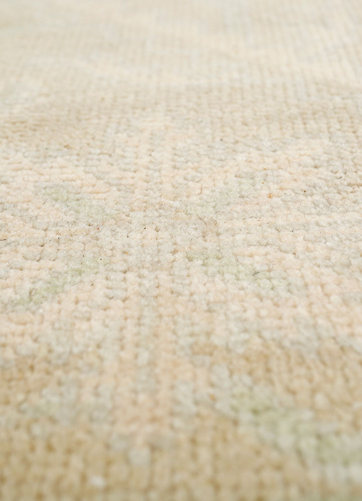 cyanna green wool and viscose hand knotted Rug - CloseUp