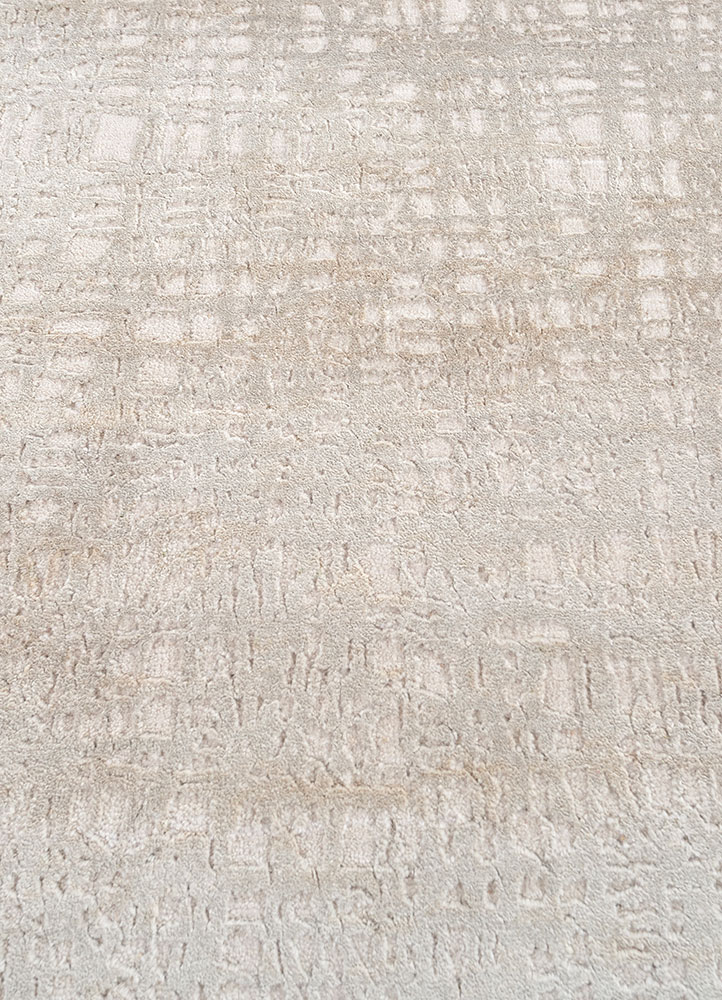aakar by kavi ivory wool and silk hand knotted Rug - CloseUp