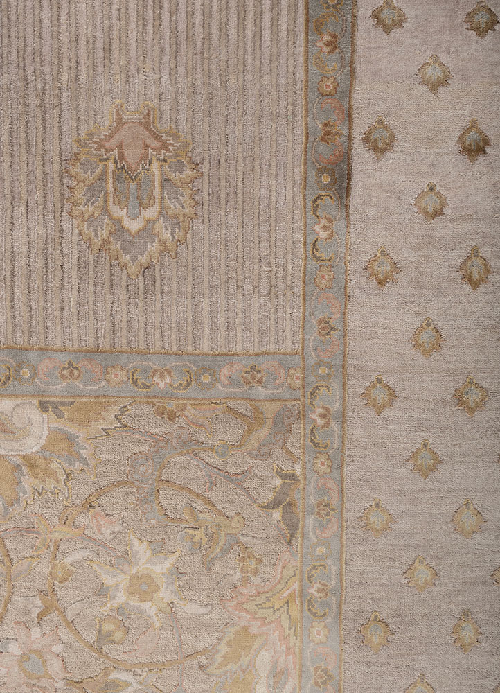 far east ivory wool and silk hand knotted Rug - CloseUp