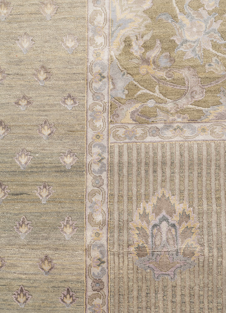 far east green wool and silk hand knotted Rug - CloseUp