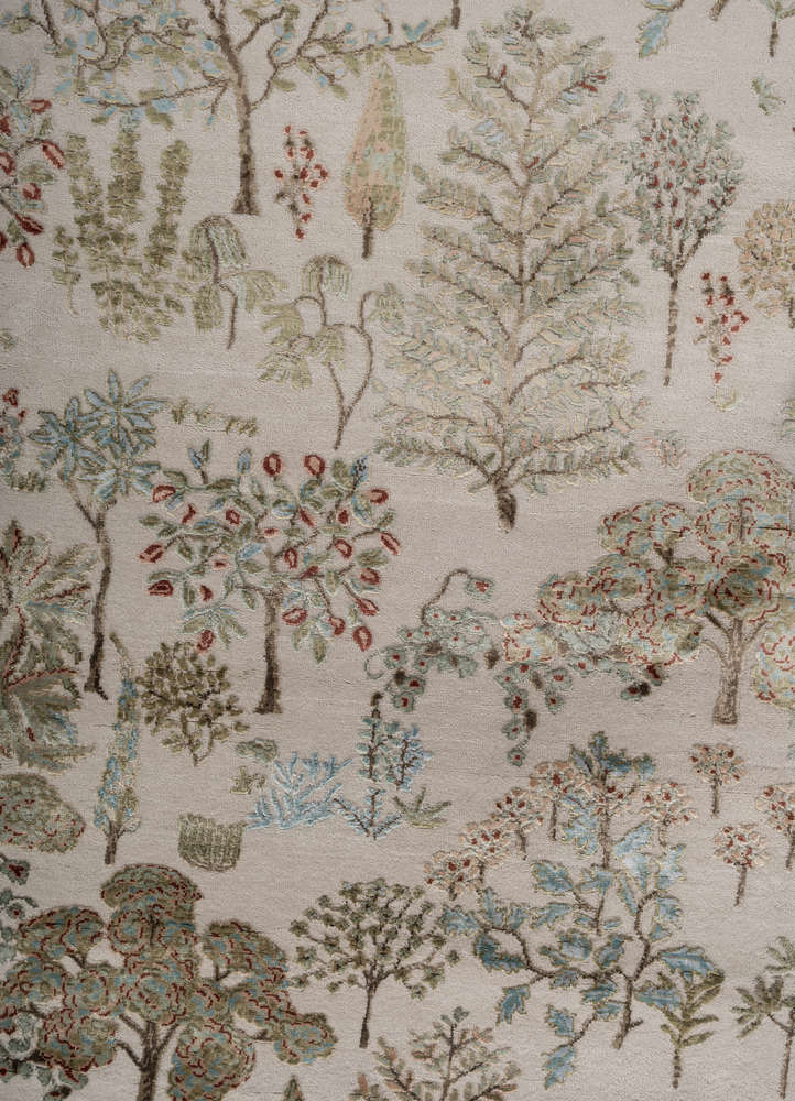 aprezo ivory wool and silk hand knotted Rug - CloseUp
