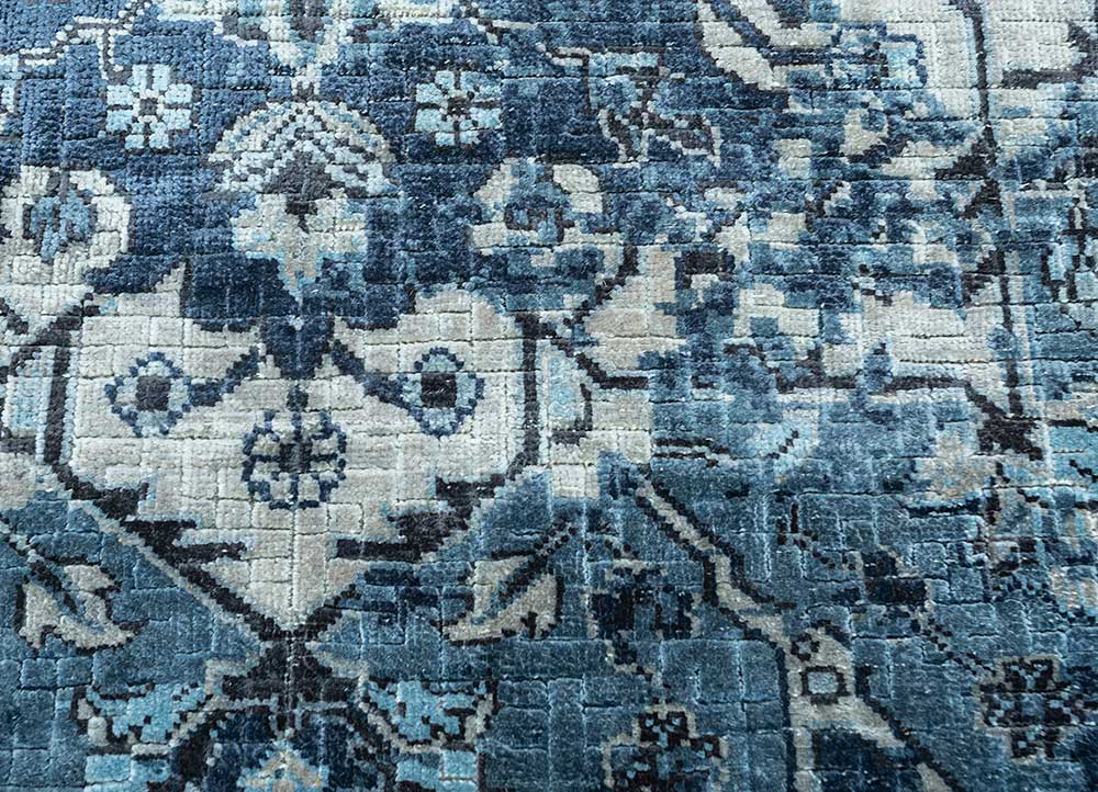 far east blue wool and silk hand knotted Rug - CloseUp