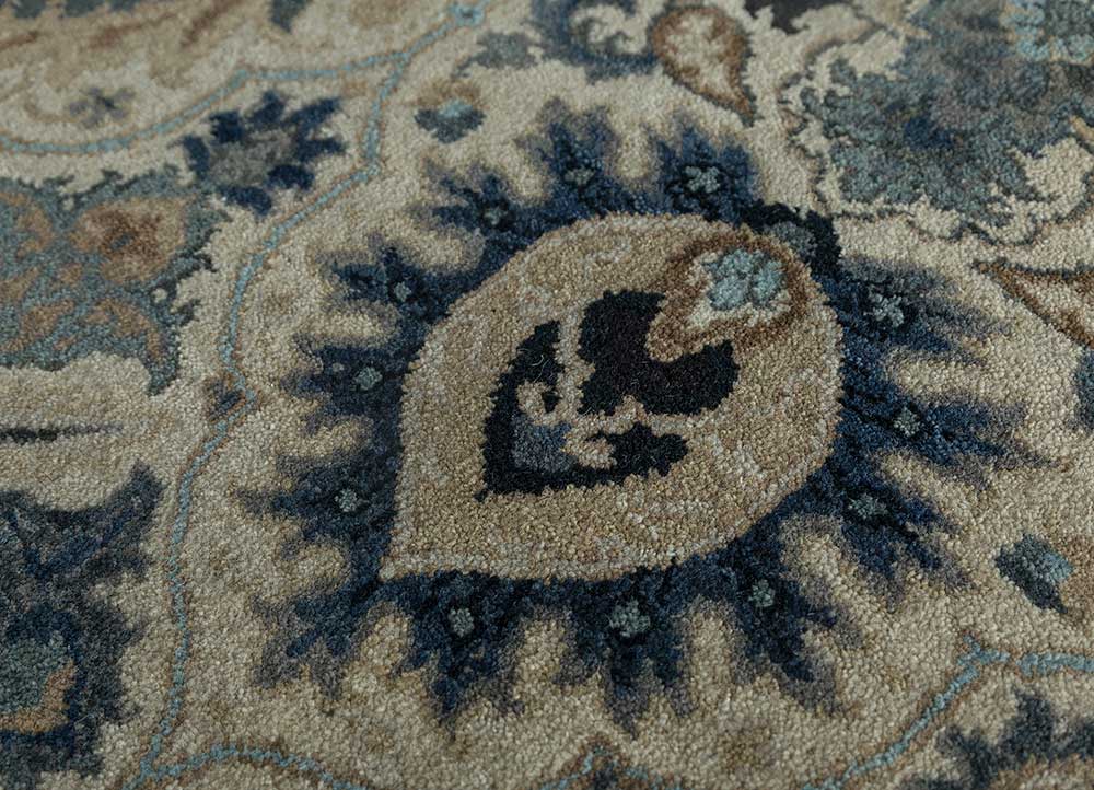gulnar beige and brown wool hand knotted Rug - CloseUp