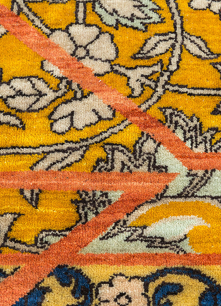 far east gold wool hand knotted Rug - CloseUp