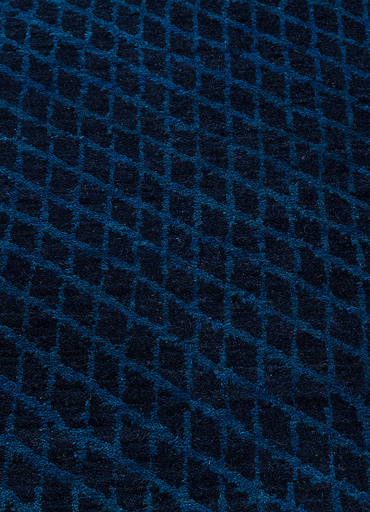 blythe blue wool hand knotted Rug - CloseUp
