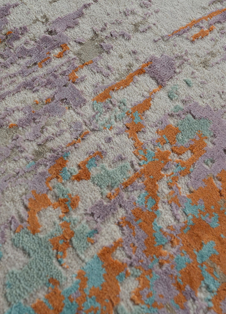 unstring by kavi ivory wool and bamboo silk hand knotted Rug - CloseUp