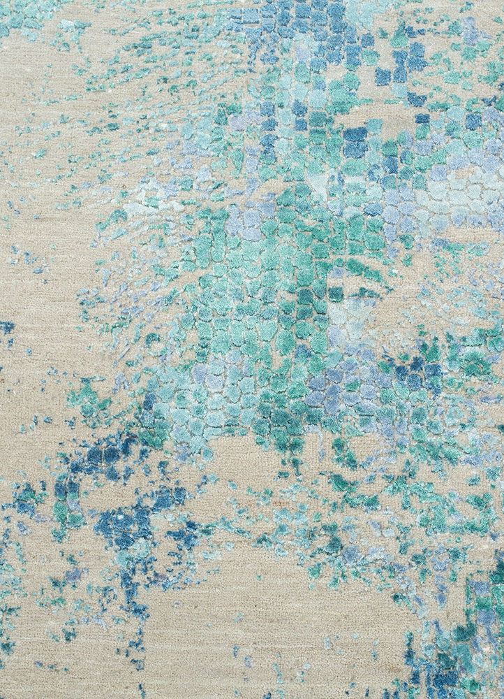 unstring by kavi ivory wool and bamboo silk hand knotted Rug - CloseUp