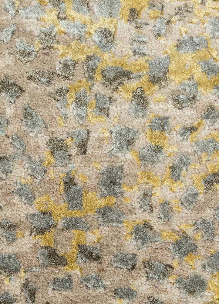 hidden by kavi ivory wool and bamboo silk hand knotted Rug - CloseUp