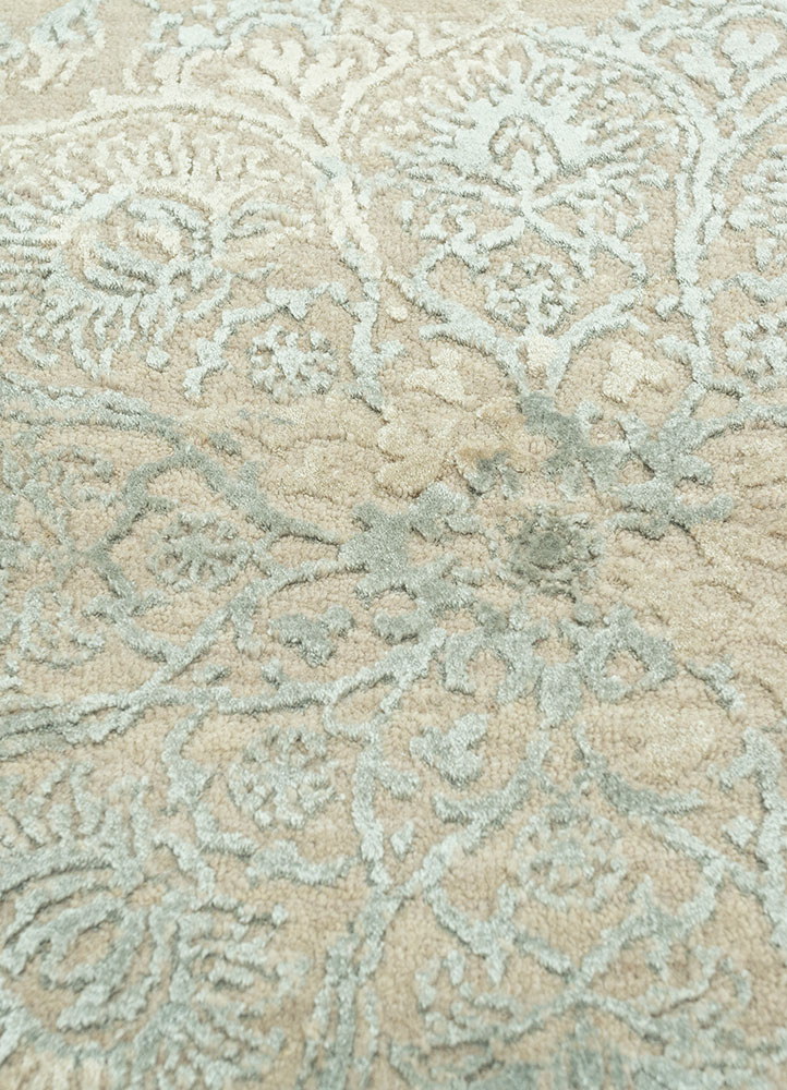 far east ivory wool and bamboo silk hand knotted Rug - CloseUp