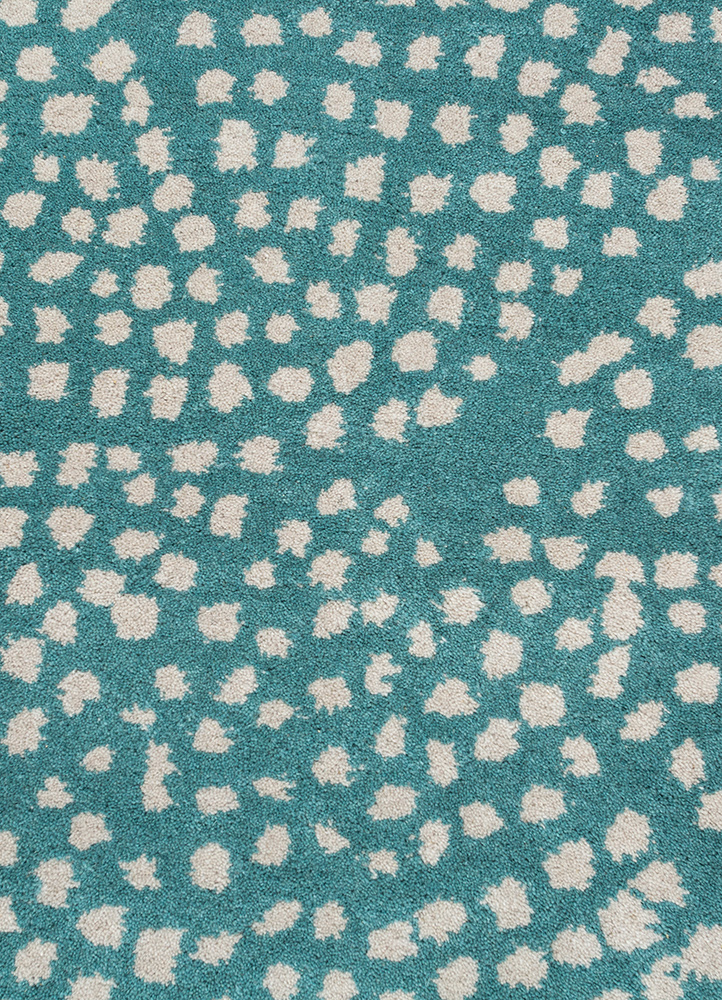 linear blue wool hand tufted Rug - CloseUp