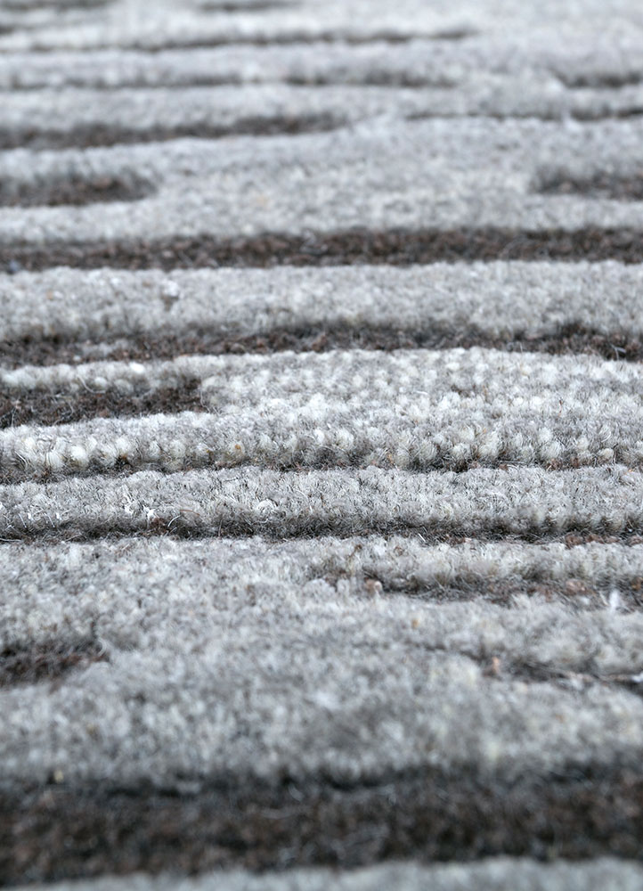 genesis grey and black wool hand tufted Rug - CloseUp