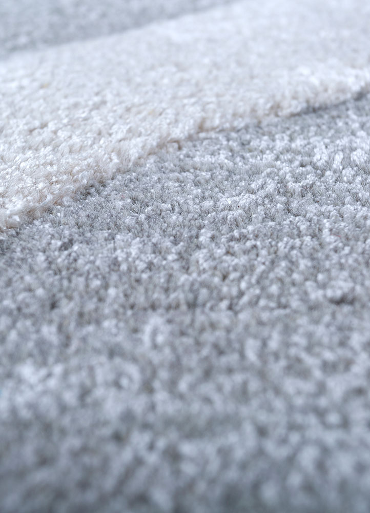 contour grey and black wool and viscose hand tufted Rug - CloseUp