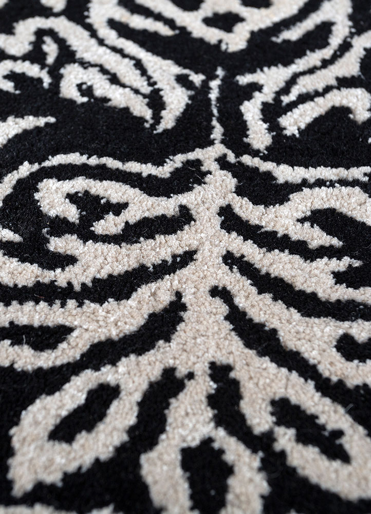 imara grey and black wool and viscose hand tufted Rug - CloseUp