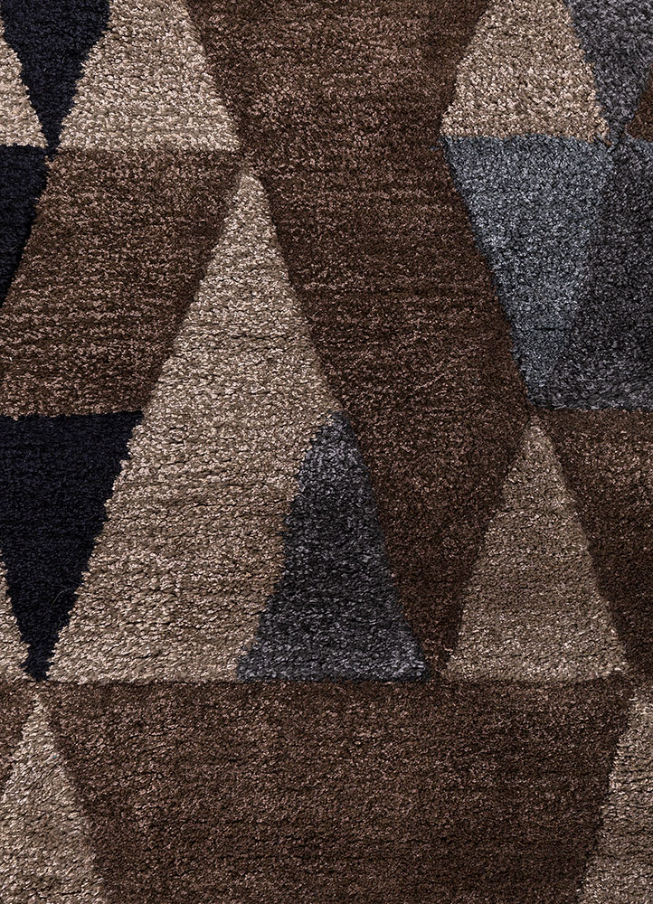 linear grey and black wool and viscose hand tufted Rug - CloseUp