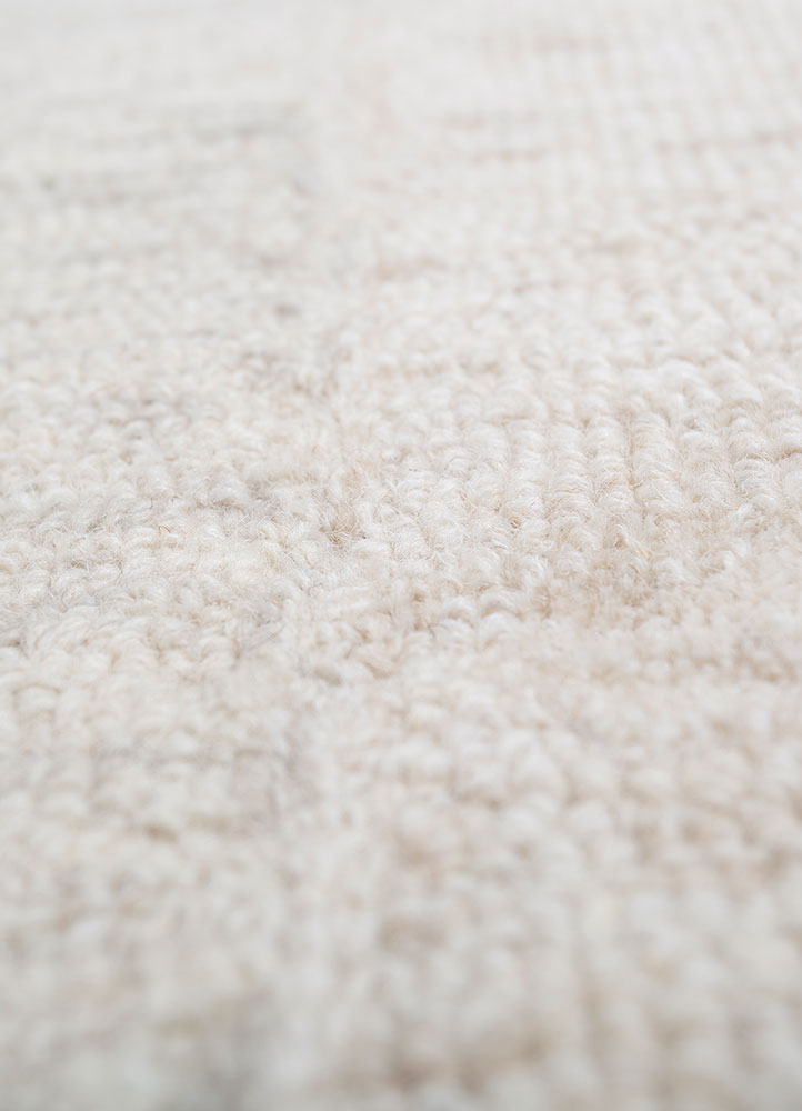 modo grey and black wool hand tufted Rug - CloseUp