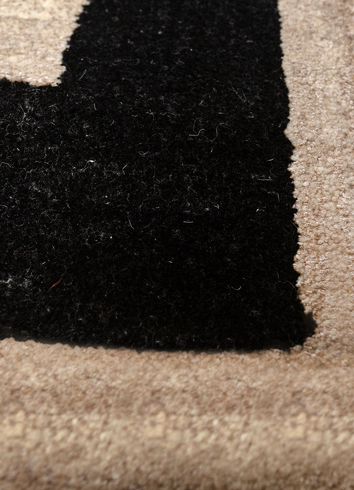 linear ivory wool and viscose hand tufted Rug - CloseUp