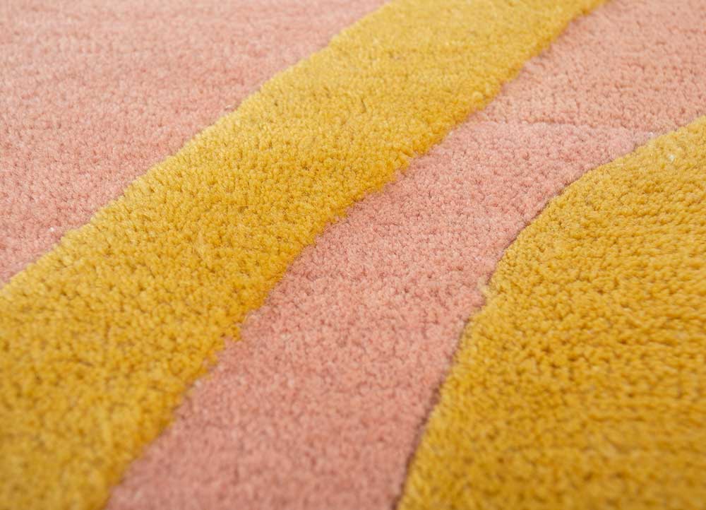 wild wanderlust gold wool and viscose hand tufted Rug - CloseUp