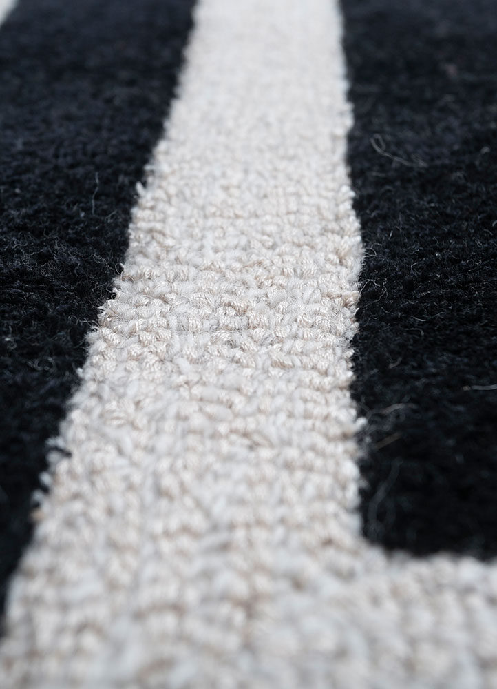 adrift ivory wool and viscose hand tufted Rug - CloseUp
