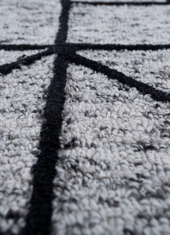 contour grey and black wool and viscose hand tufted Rug - CloseUp