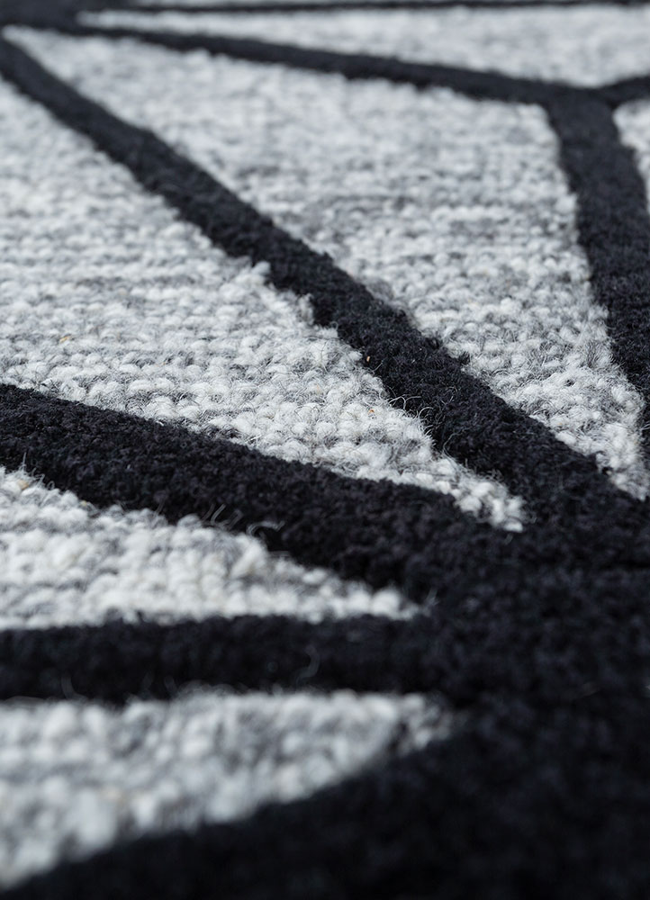 contour grey and black wool and viscose hand tufted Rug - CloseUp