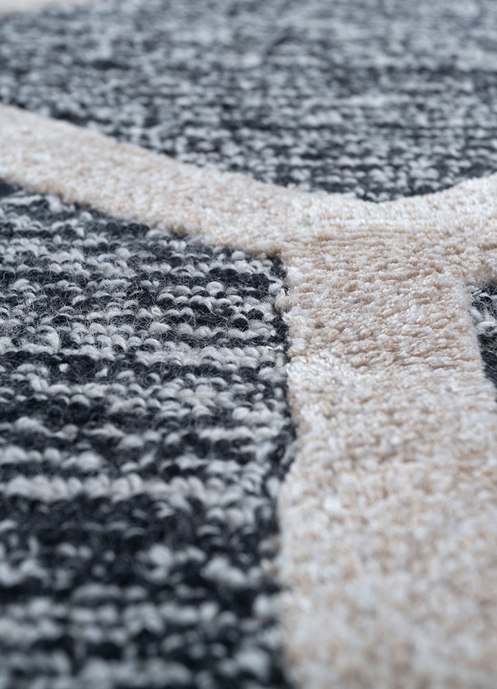 contour grey and black wool and viscose hand tufted Rug - CloseUp