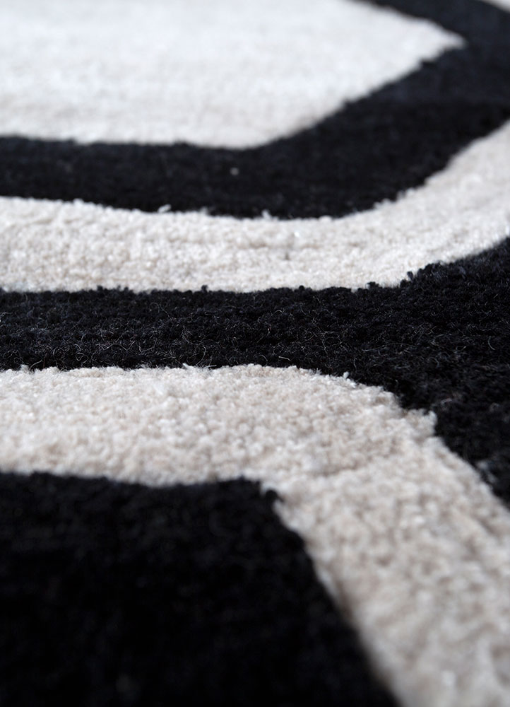 contour grey and black wool and viscose hand tufted Rug - CloseUp
