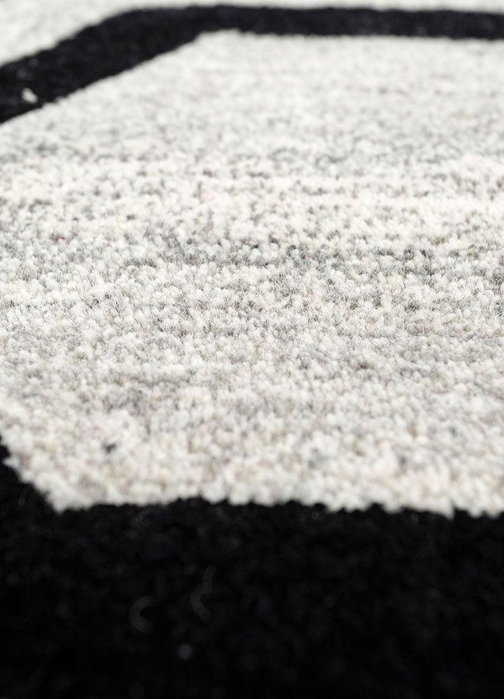 contour grey and black wool and viscose hand tufted Rug - CloseUp