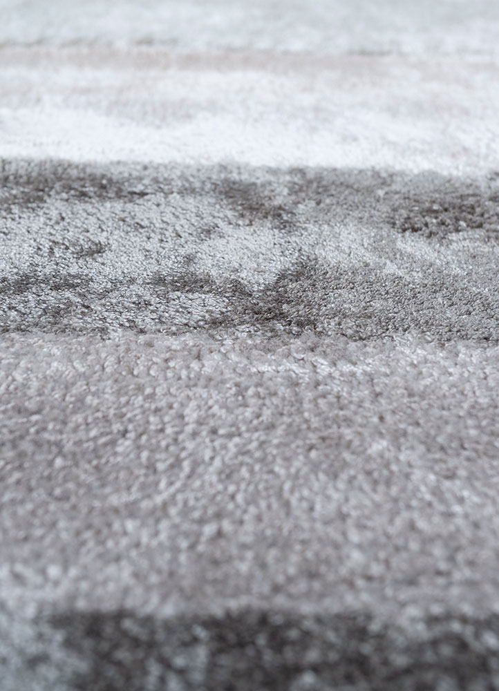 caliedo grey and black wool and viscose hand tufted Rug - CloseUp