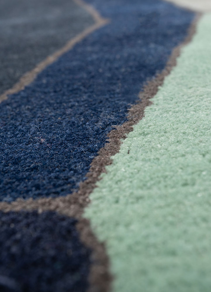 linear blue wool and viscose hand tufted Rug - CloseUp