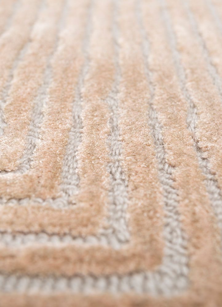 cera grey and black viscose hand tufted Rug - CloseUp