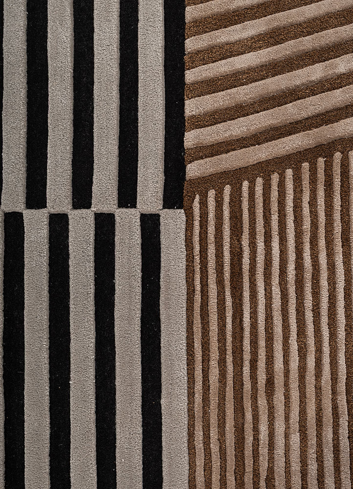 faces beige and brown wool and viscose hand tufted Rug - CloseUp