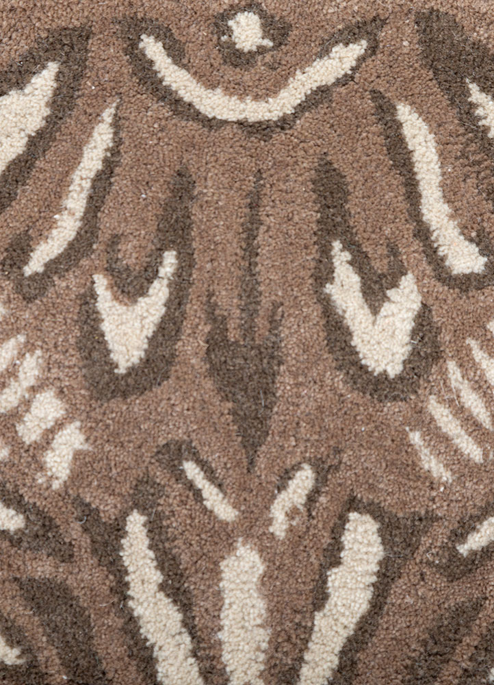 wild wanderlust ivory wool hand tufted Rug - CloseUp