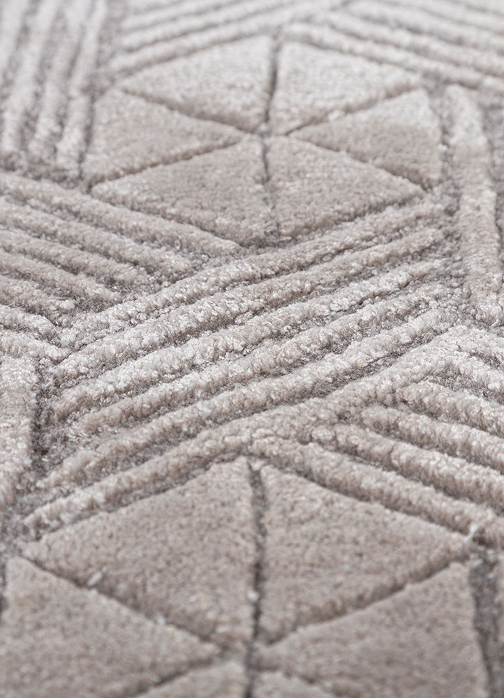 cera grey and black wool and viscose hand tufted Rug - CloseUp
