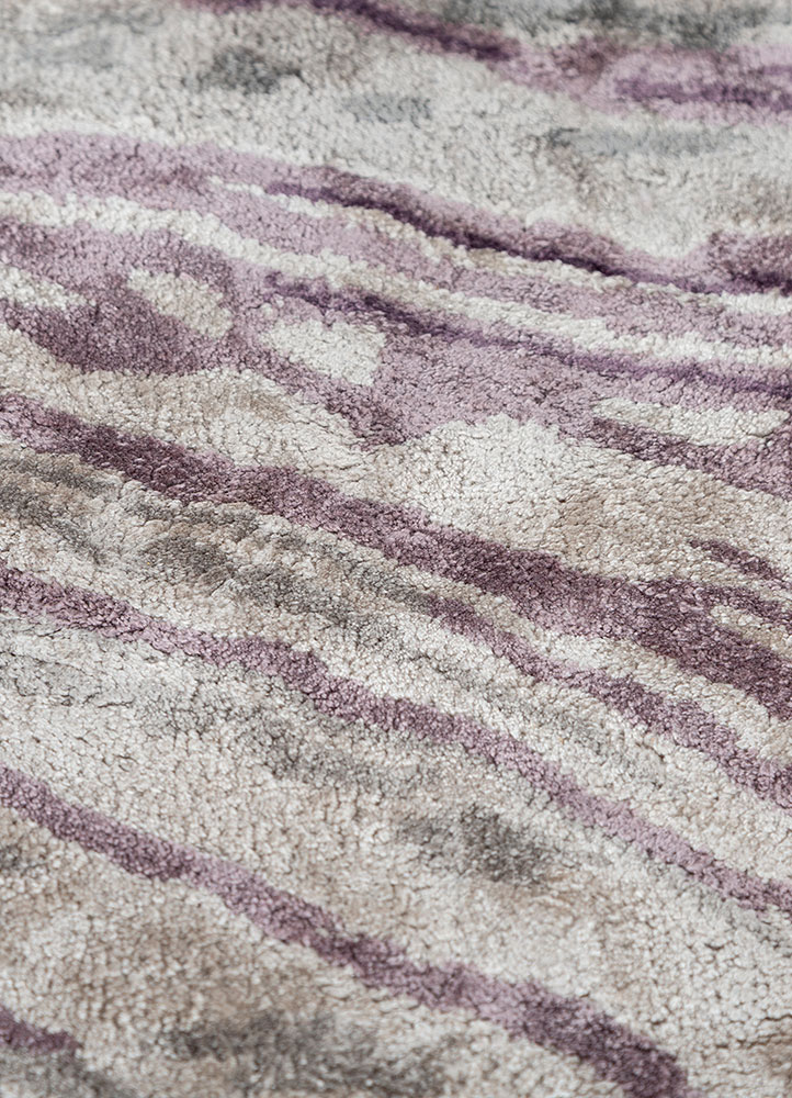 genesis grey and black viscose hand tufted Rug - CloseUp