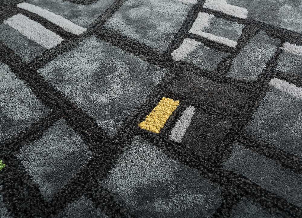 linear grey and black wool and viscose hand tufted Rug - CloseUp