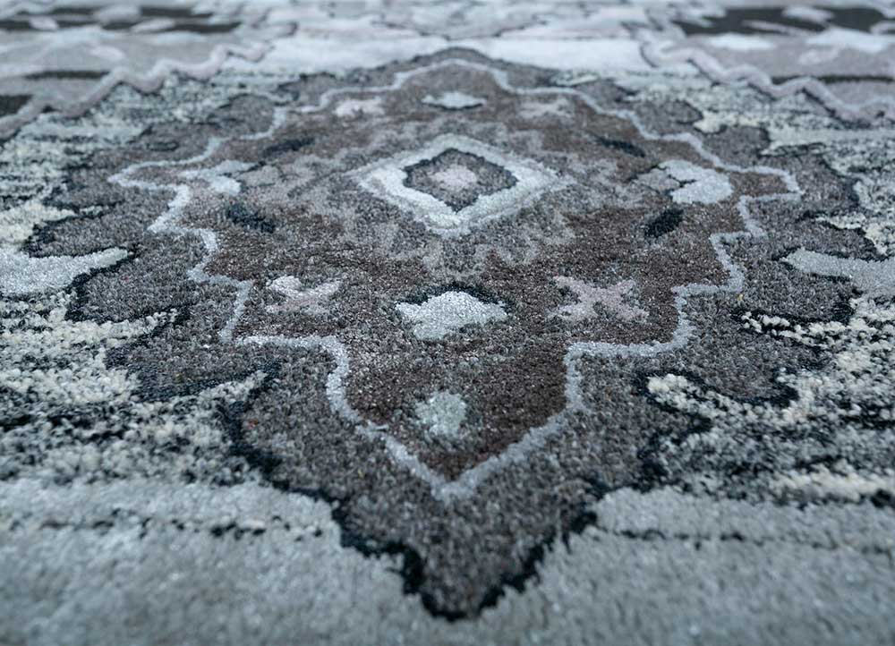 mythos grey and black wool and viscose hand tufted Rug - CloseUp